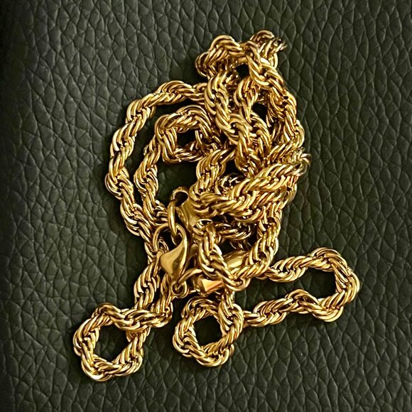 ICEMOB Moissanite Praying Hands Gold Plated Pendant & Rope Chain UNISEX - Picture 4 of 4